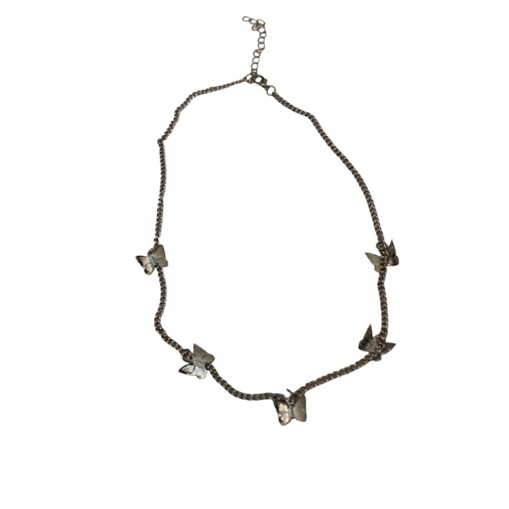 Chic Silver Butterfly Necklace